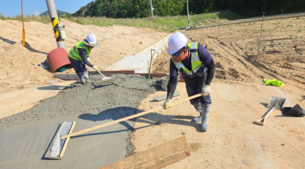 김천시 광명1리 바래들 배수로 확장공사_9