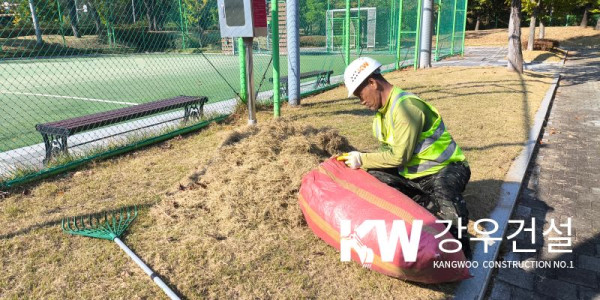 김천시 율곡동 안산공원 서낭댕이 공원 잔디관리공사 2차 예초 작업_10